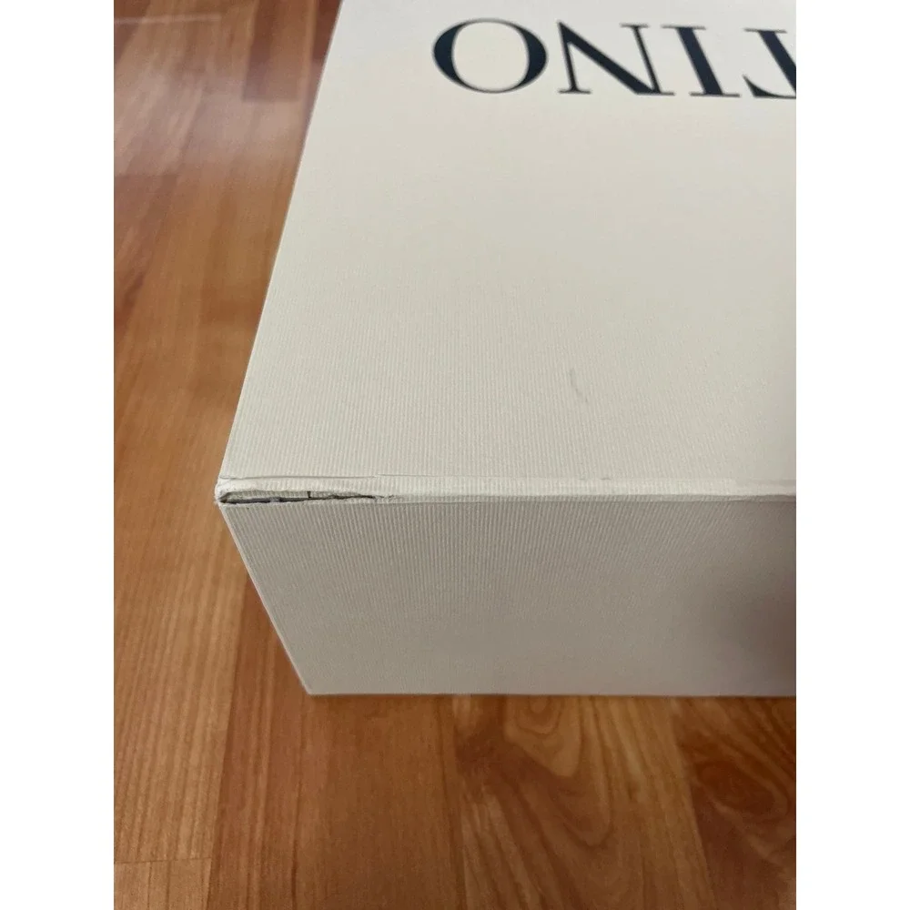 Valentino empty box‎